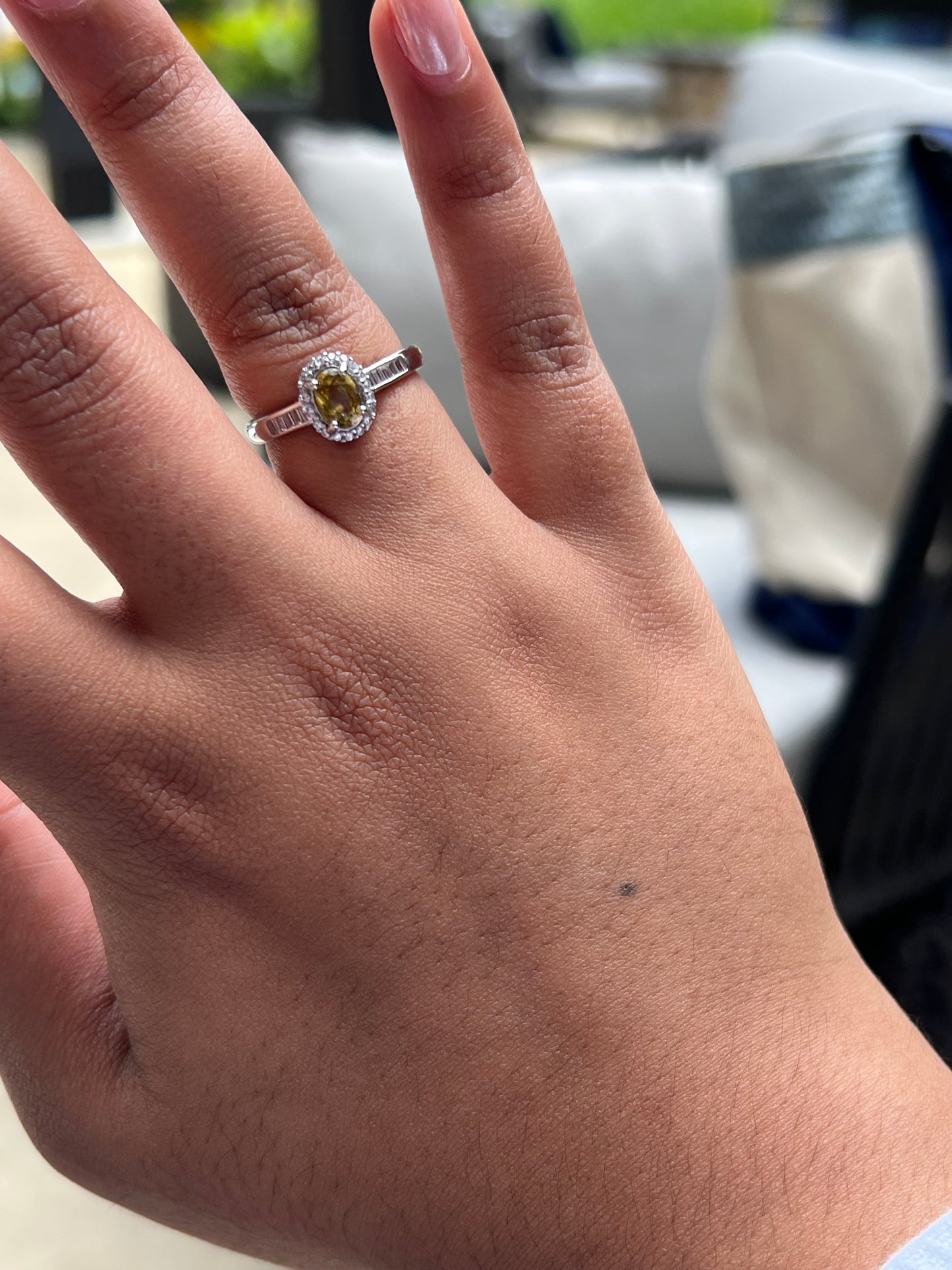 Karla Ring Sphene