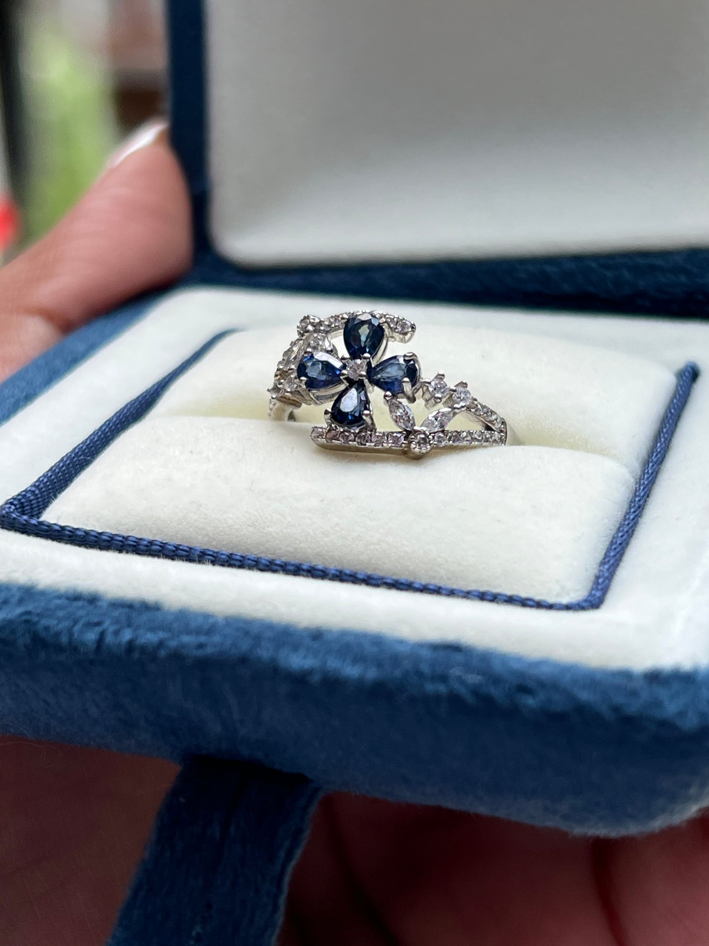 Vera ring sapphire