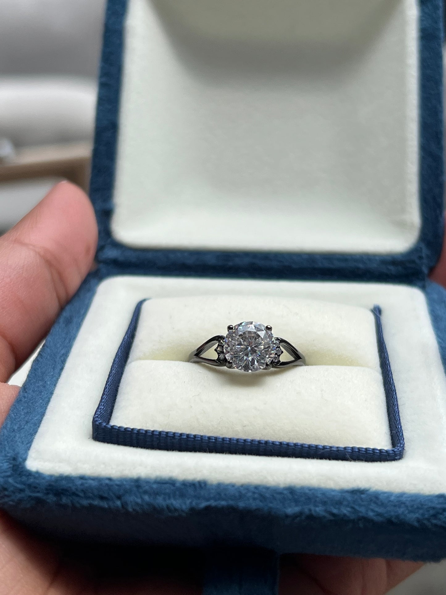 Wella Ring Moissanite