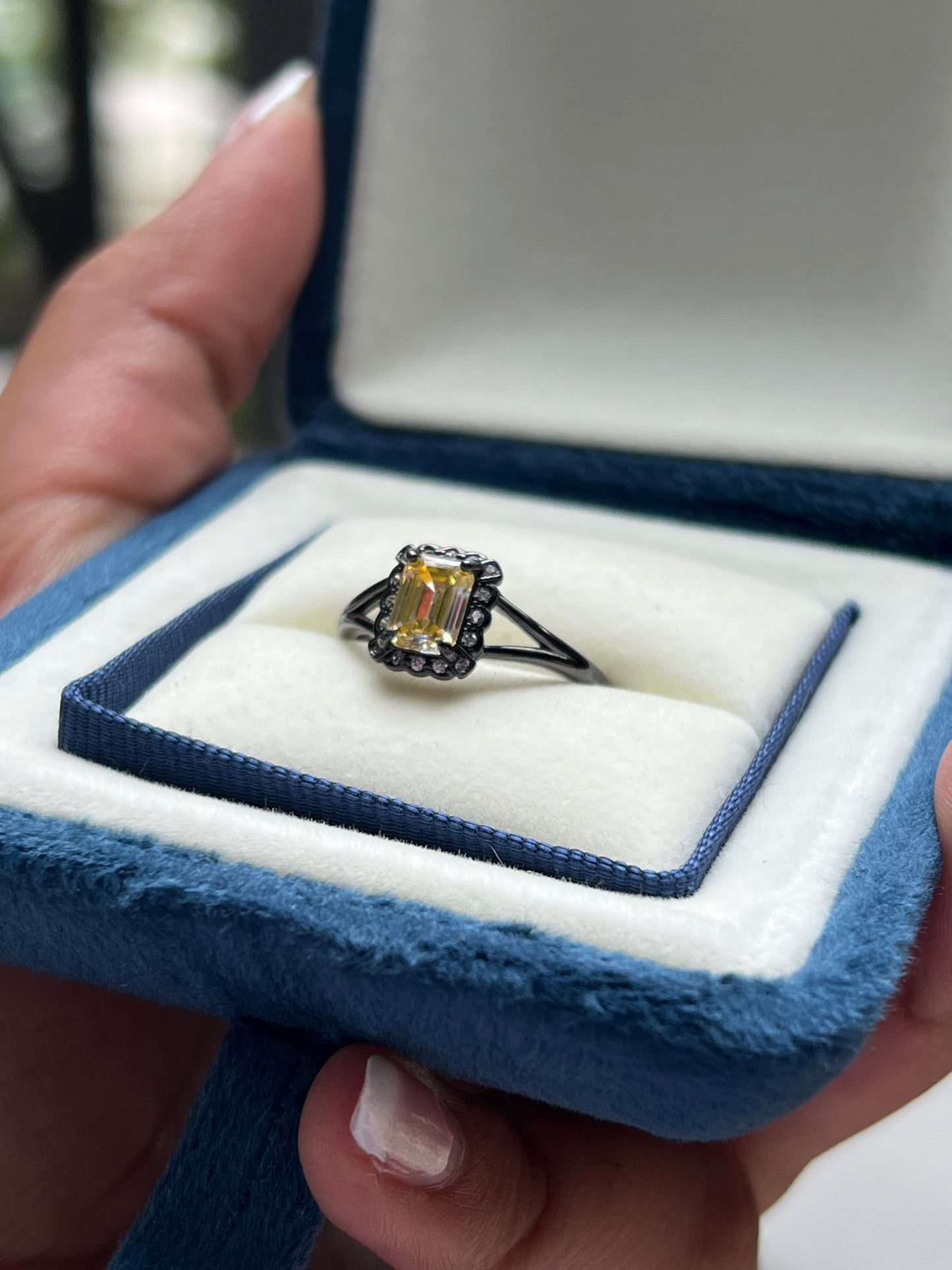 Abby Ring Moissanite