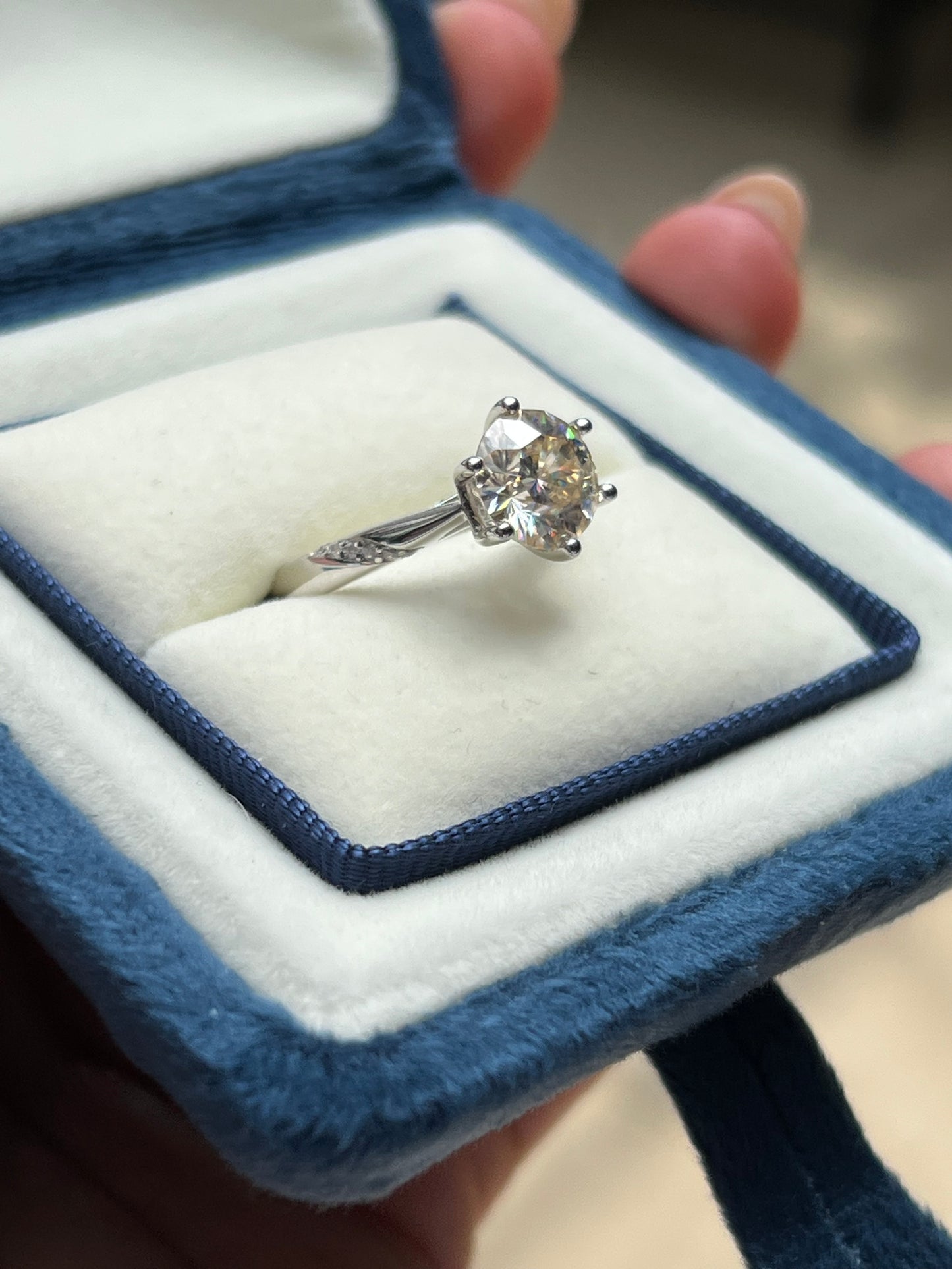 Boomi Ring Moissanite