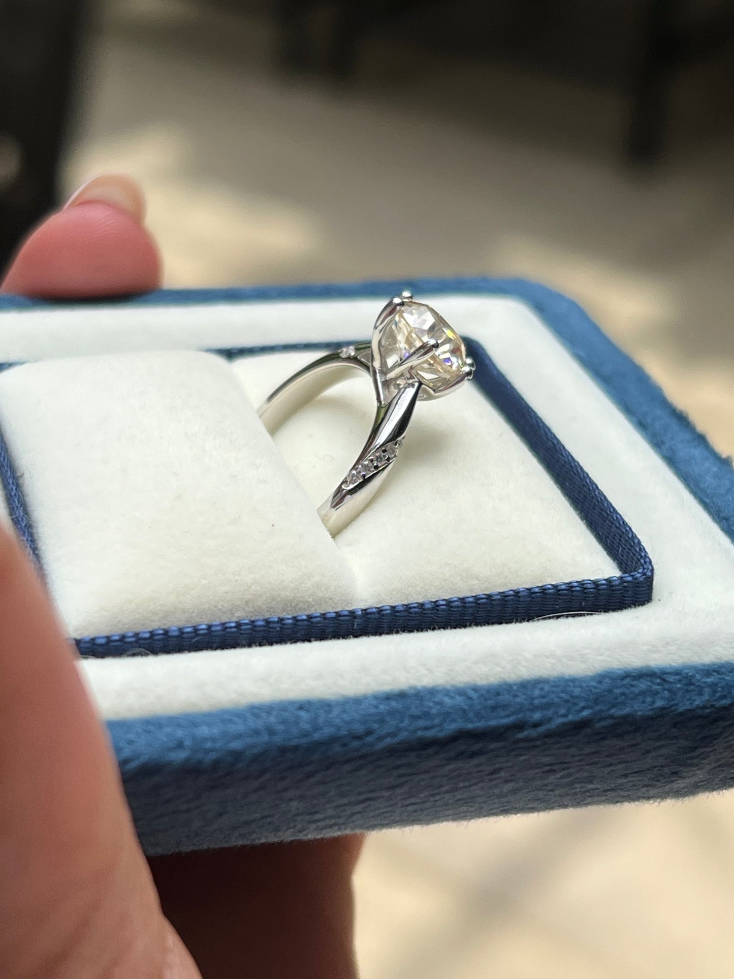 Boomi Ring Moissanite