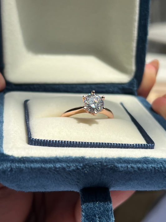 Hunter Ring Moissanite