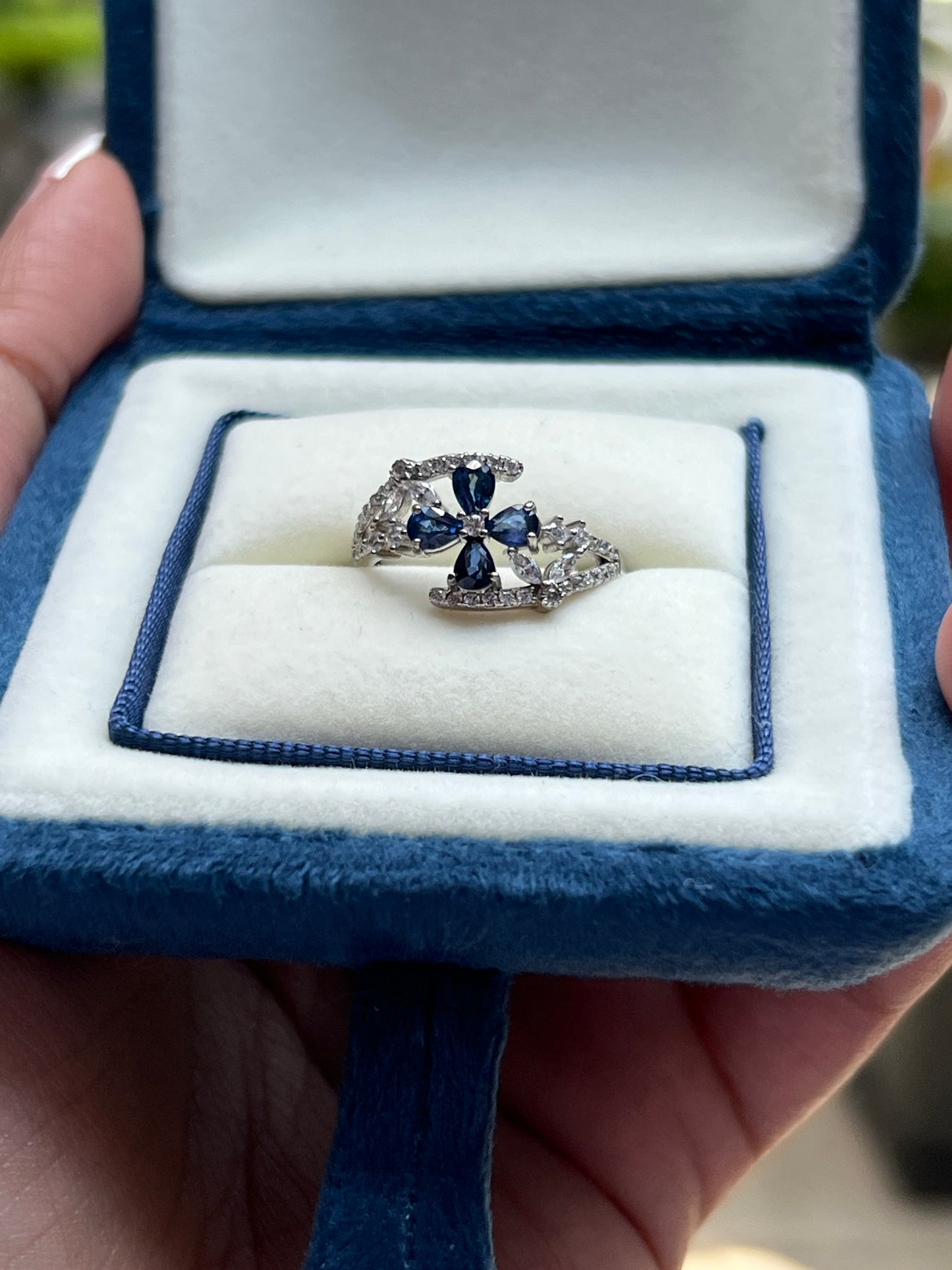 Vera ring sapphire