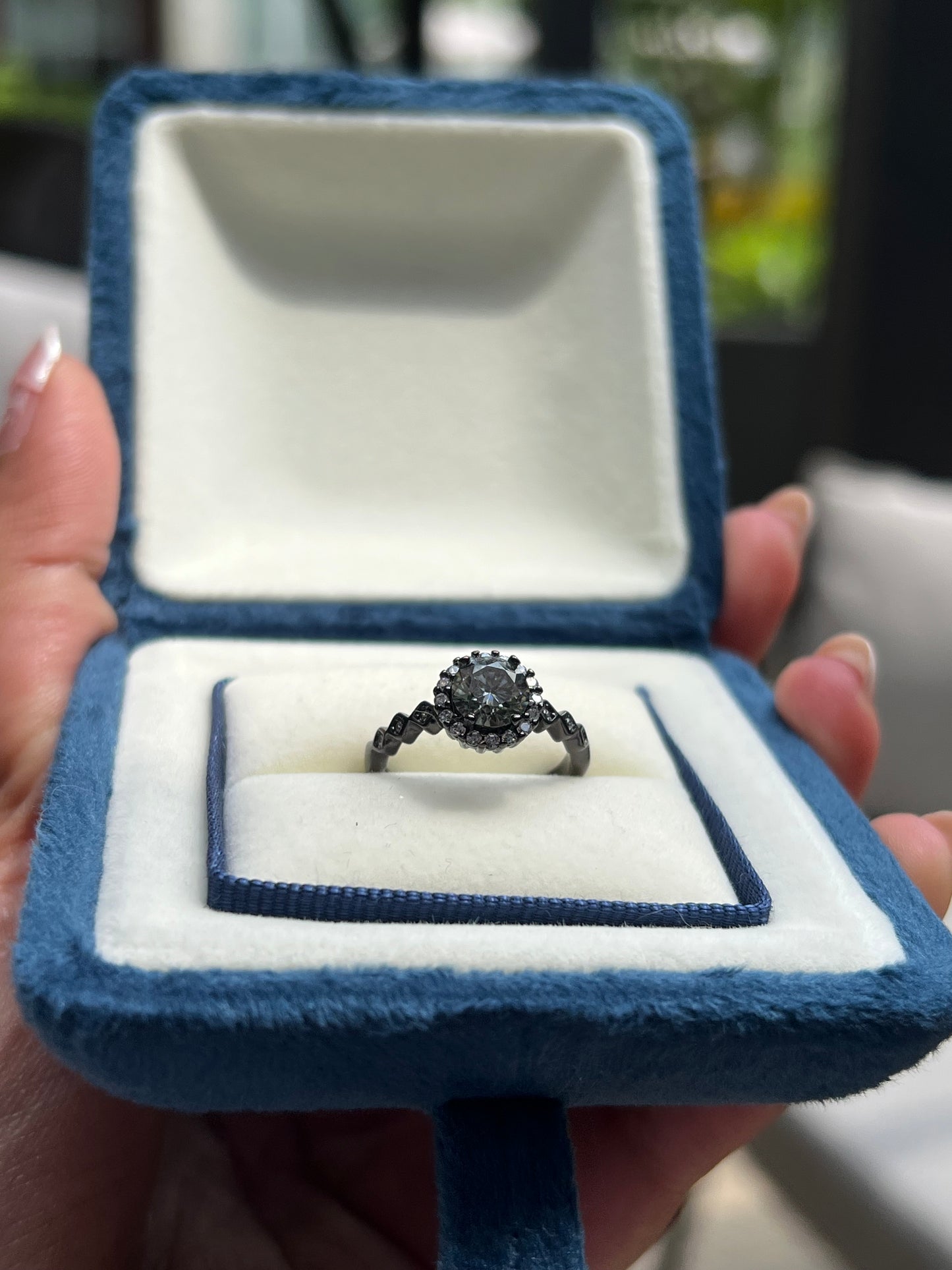 Mina Ring Moissanite