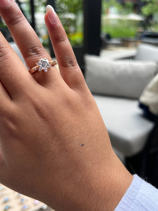 Evelyn Ring Moissanite