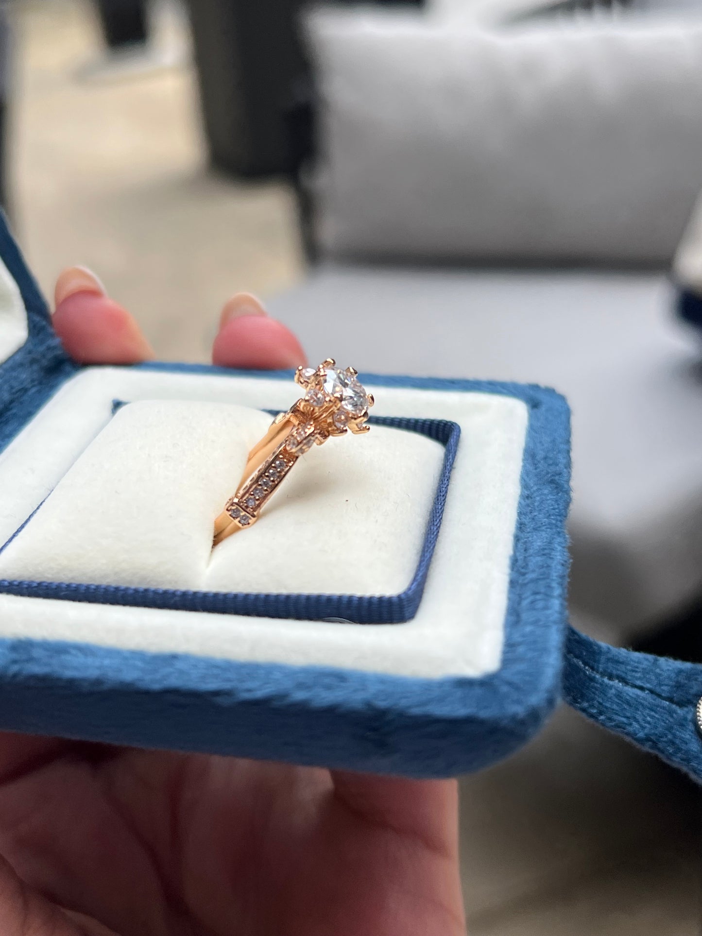 Evelyn Ring Moissanite