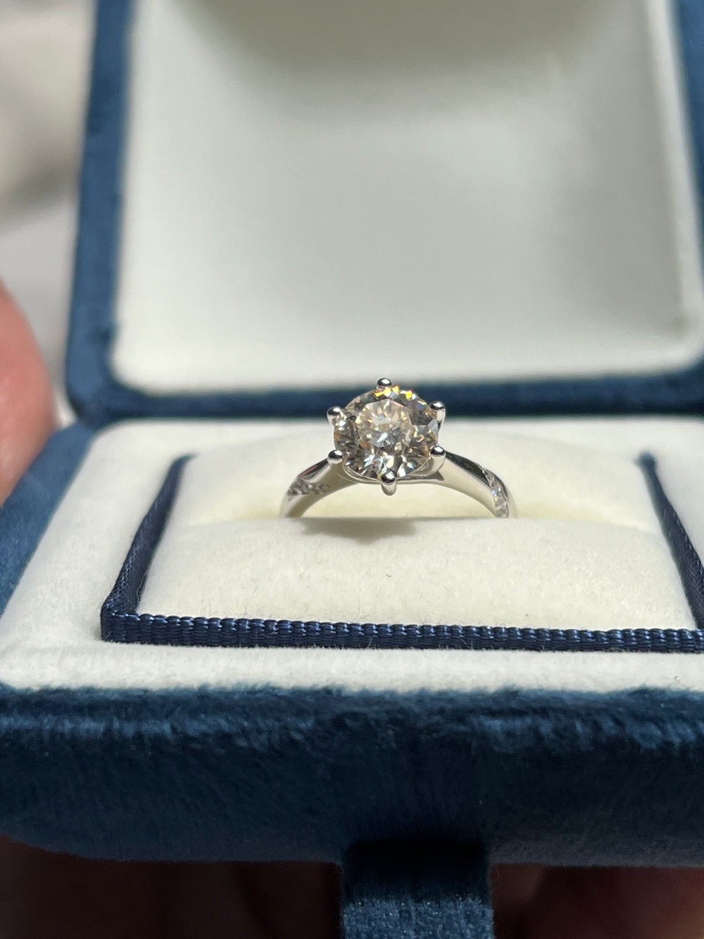 Boomi Ring Moissanite