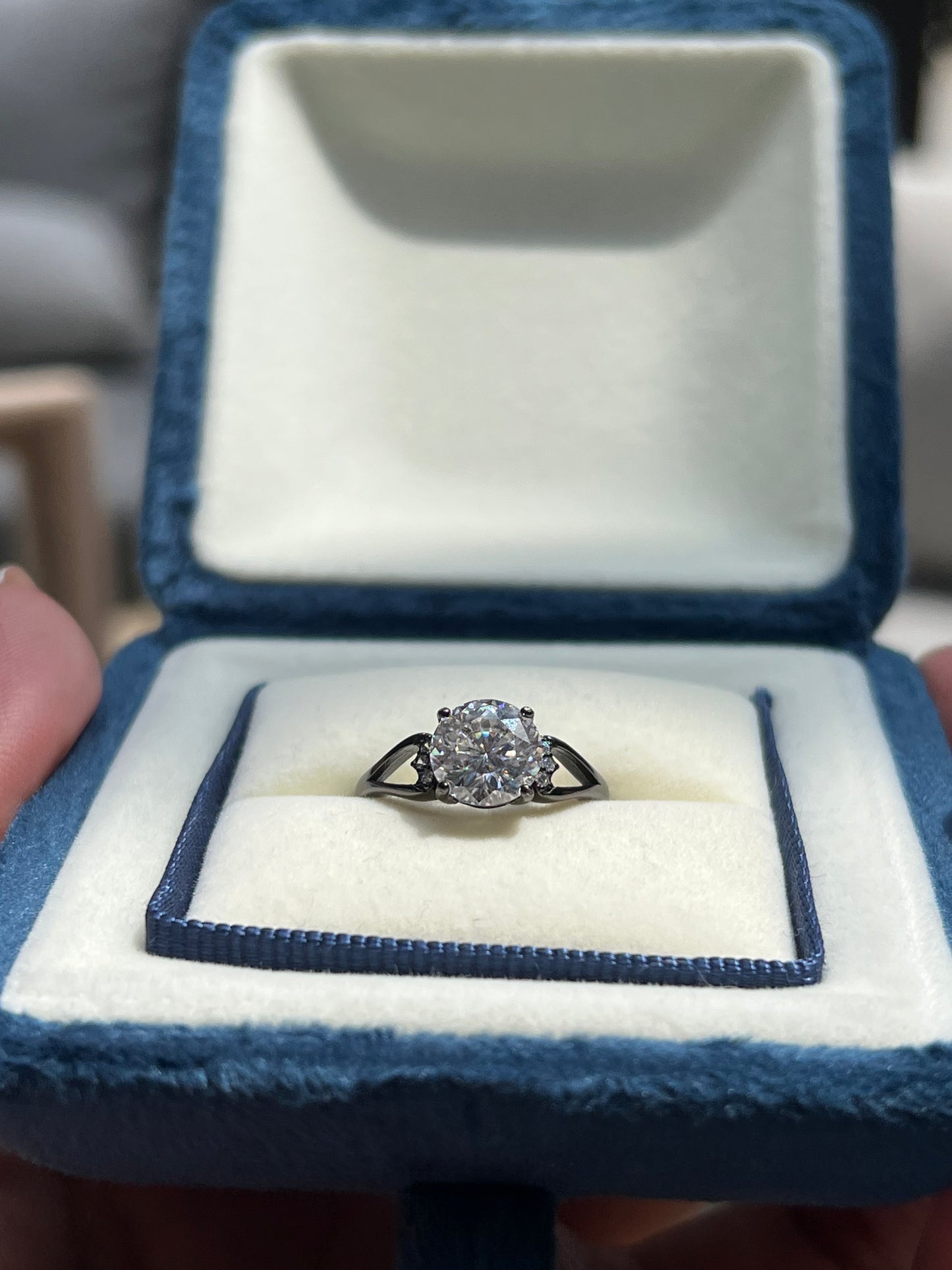 Wella Ring Moissanite