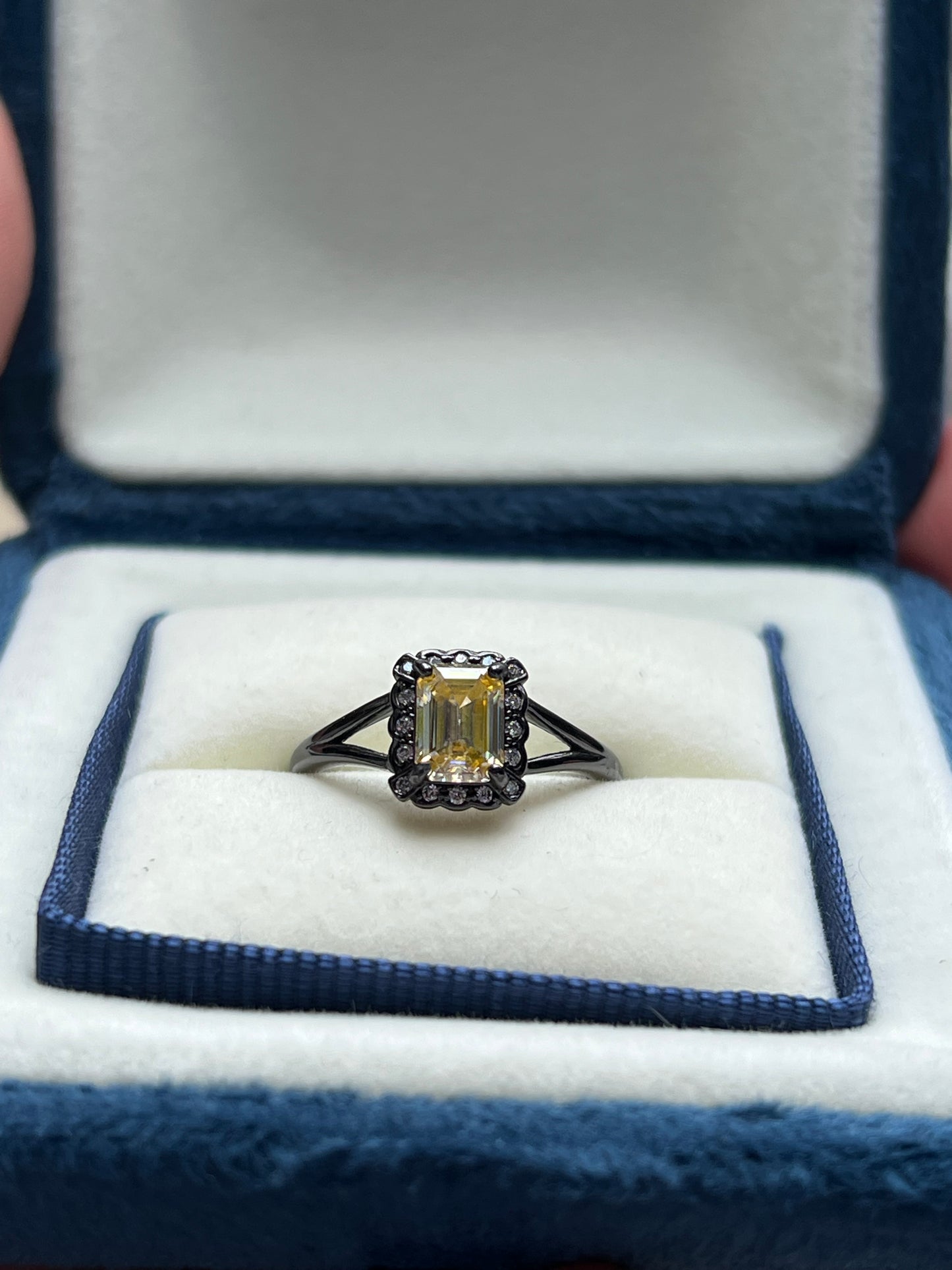 Abby Ring Moissanite
