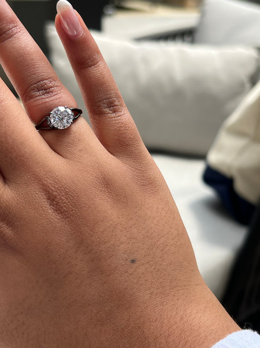 Wella Ring Moissanite