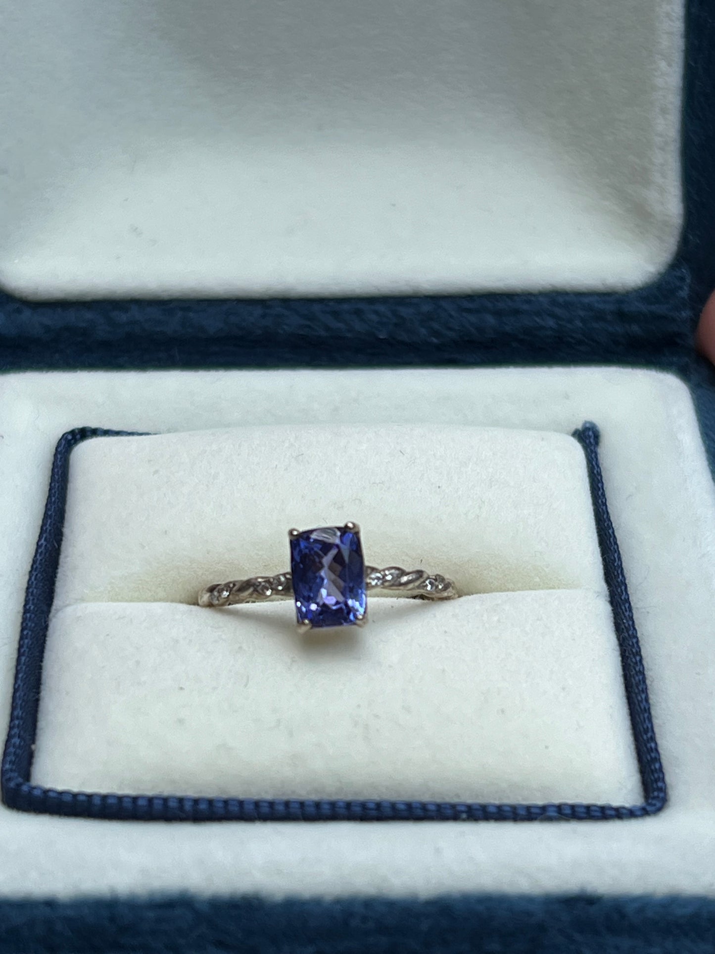 Cara Ring Tanzanite