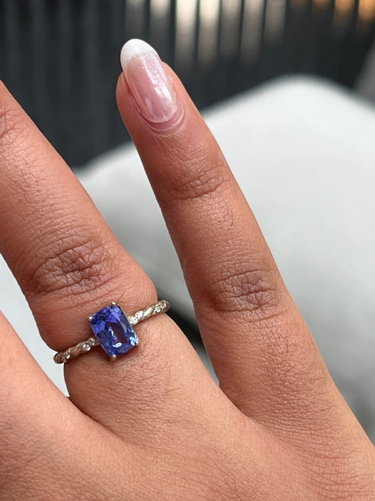 Cara Ring Tanzanite