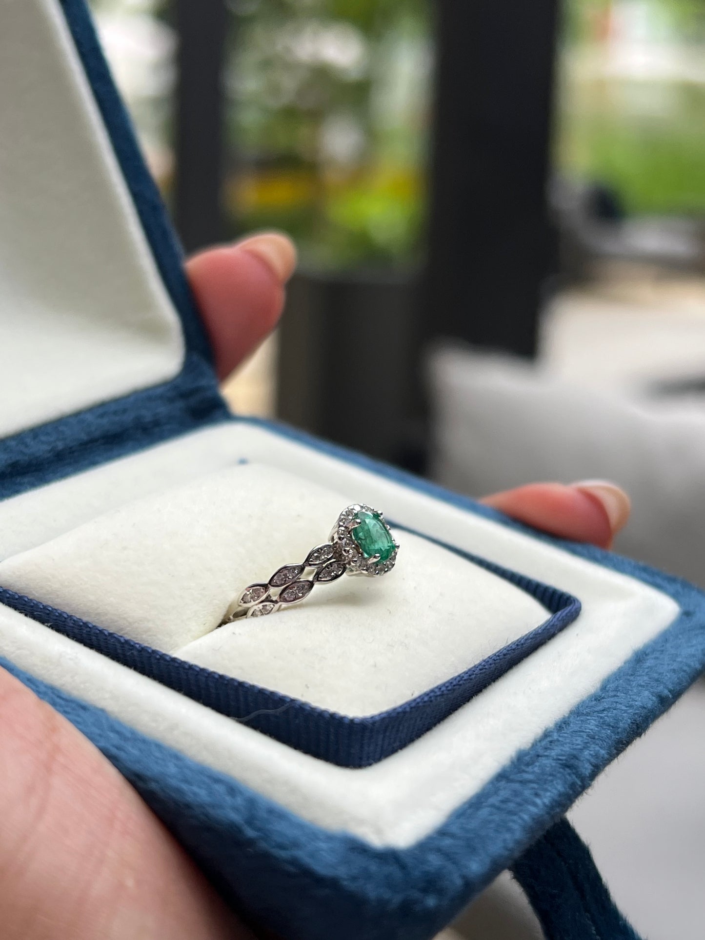 Xia Ring Emerald