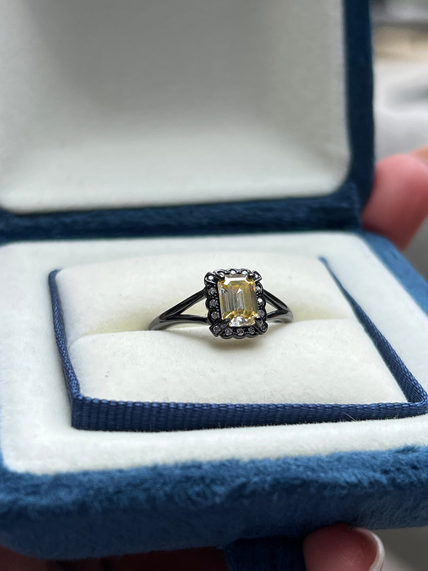 Abby Ring Moissanite