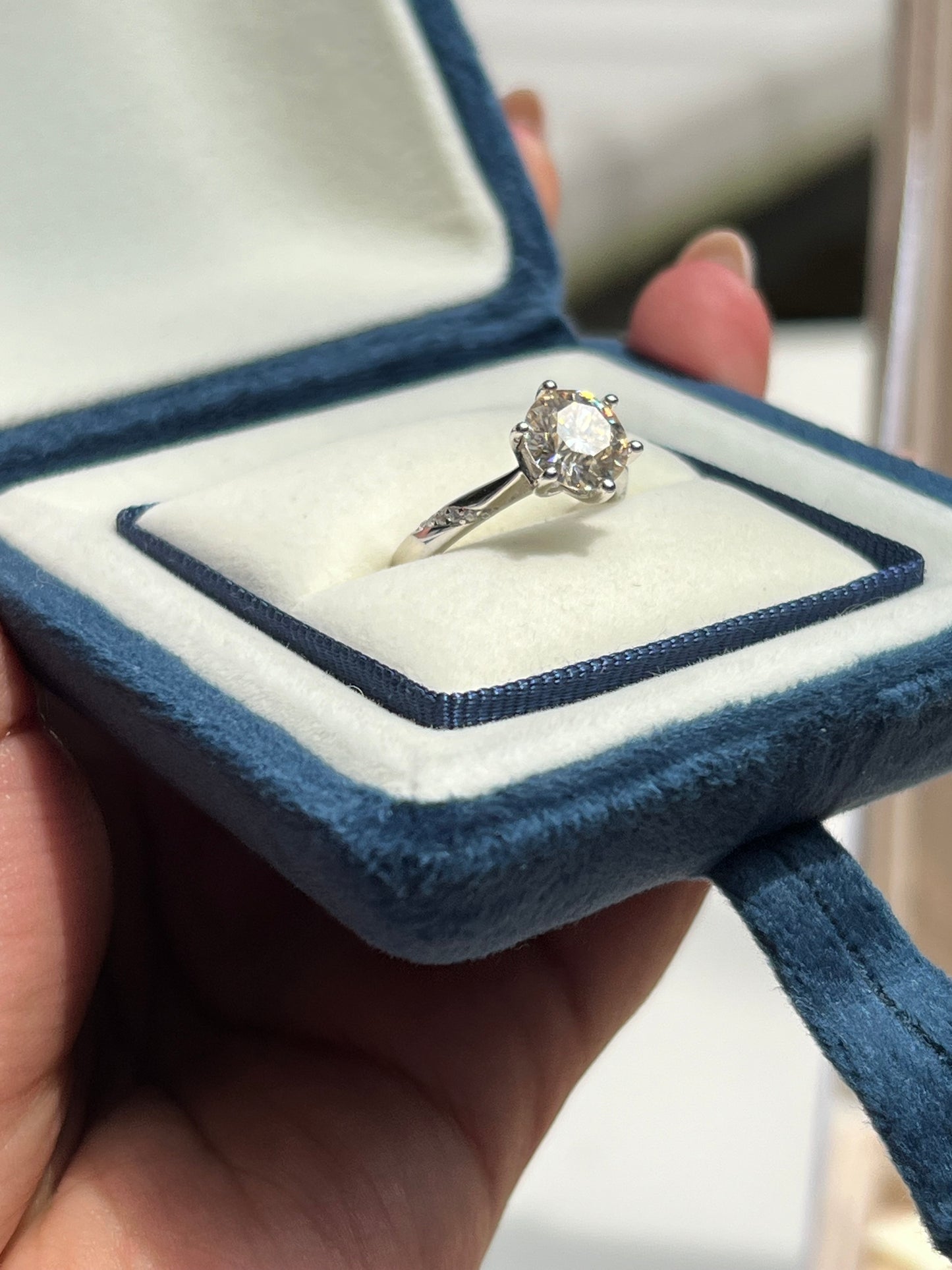 Boomi Ring Moissanite