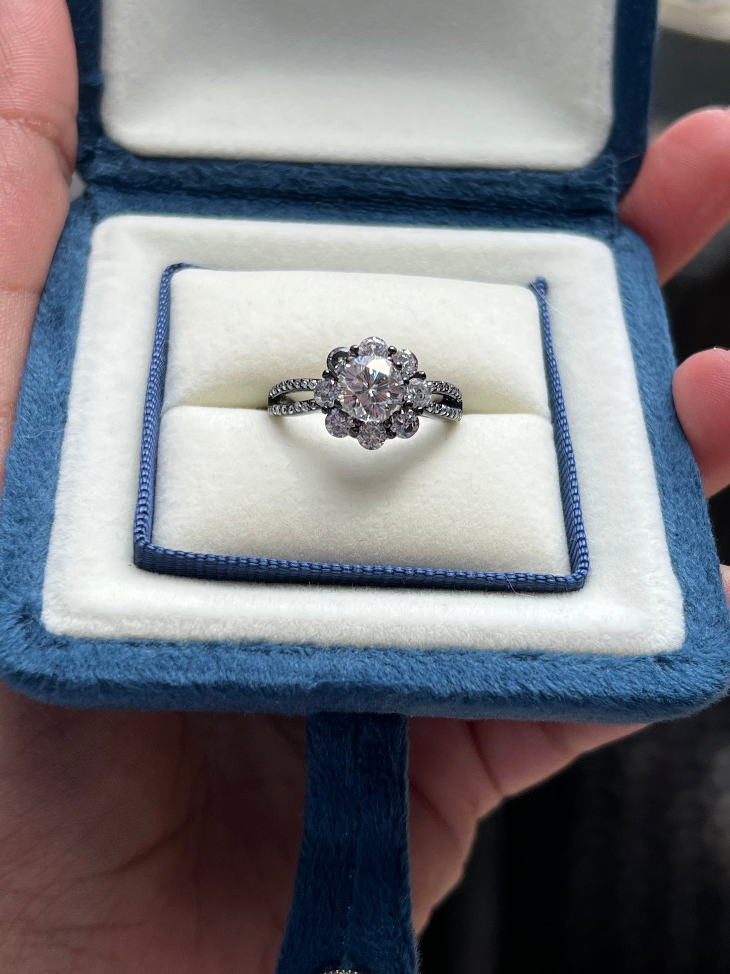 Zila Ring Moissanite