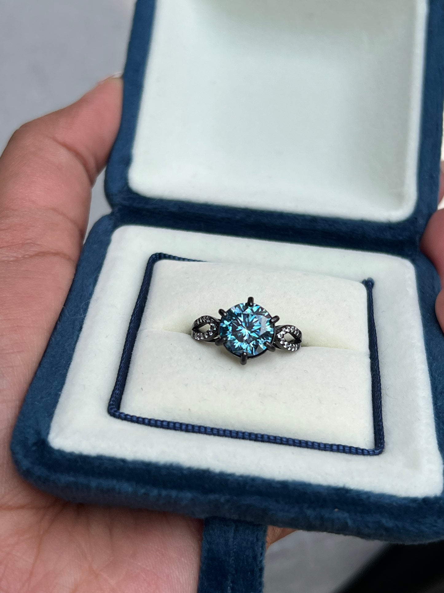 Addison Ring Moissanite