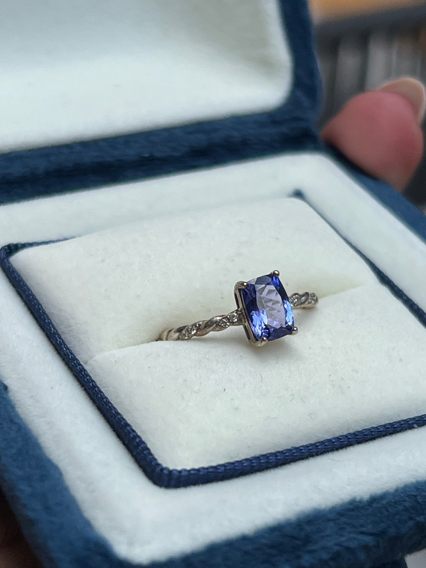 Cara Ring Tanzanite