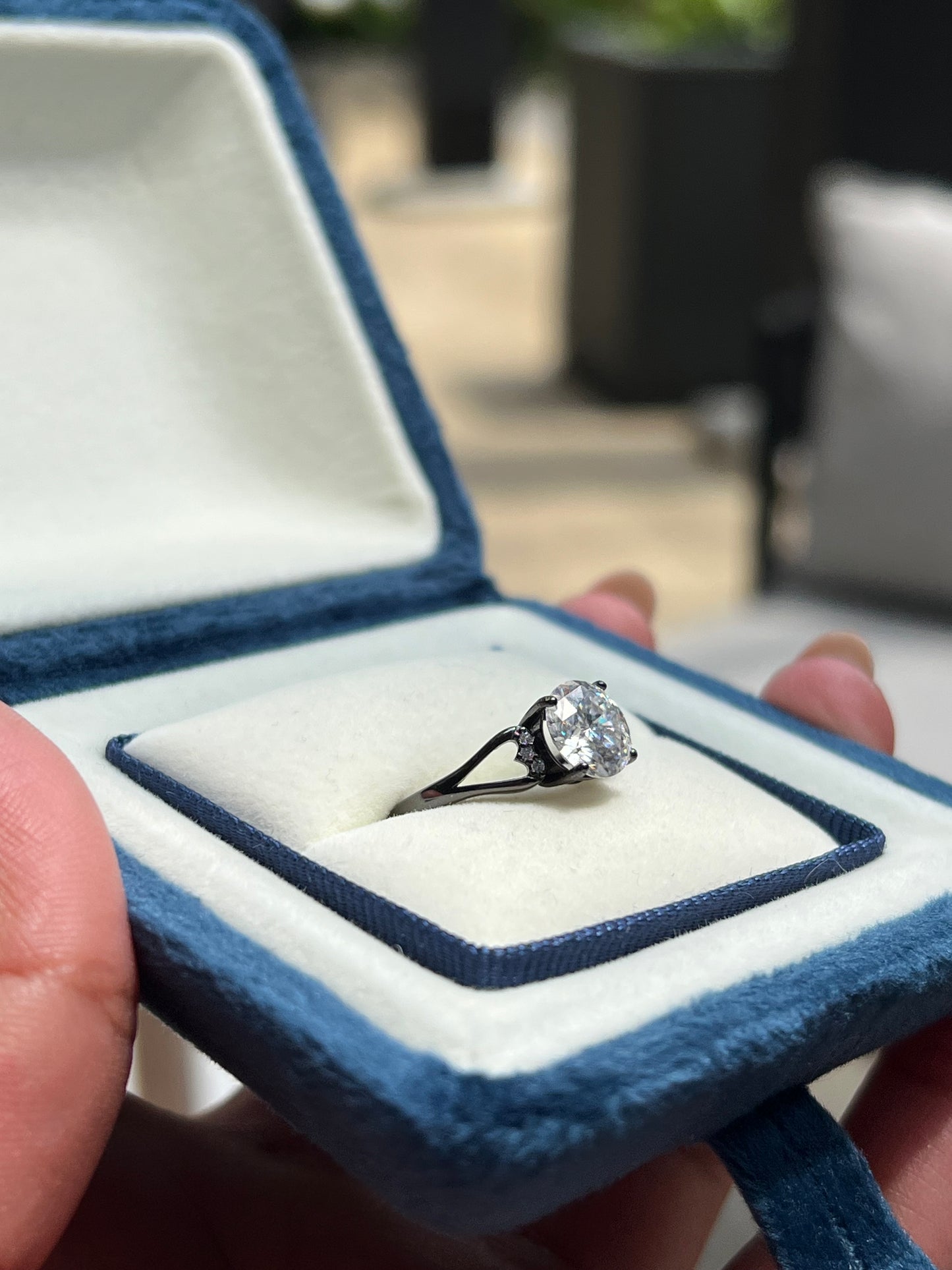 Wella Ring Moissanite