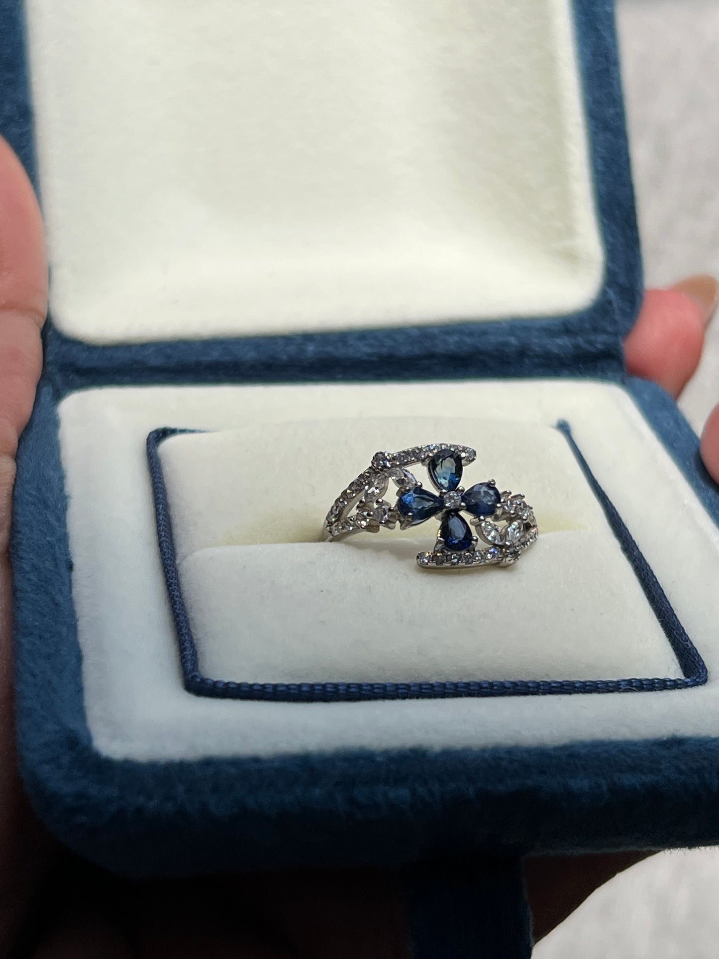 Vera ring sapphire