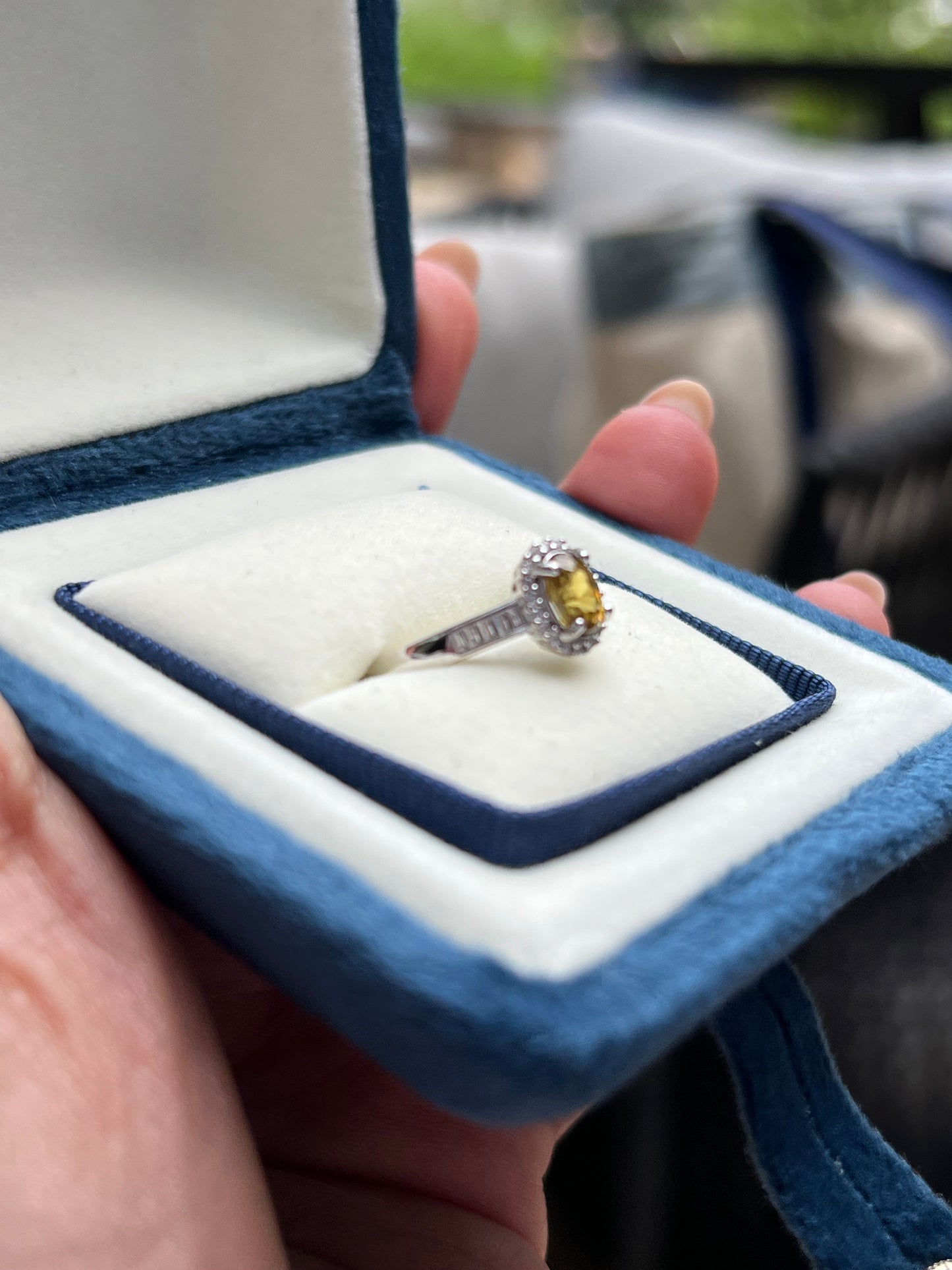 Karla Ring Sphene