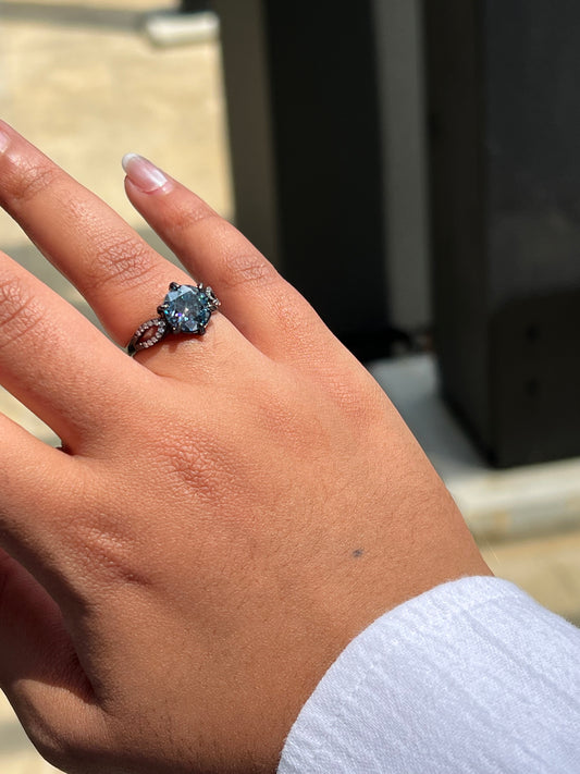 Addison Ring Moissanite