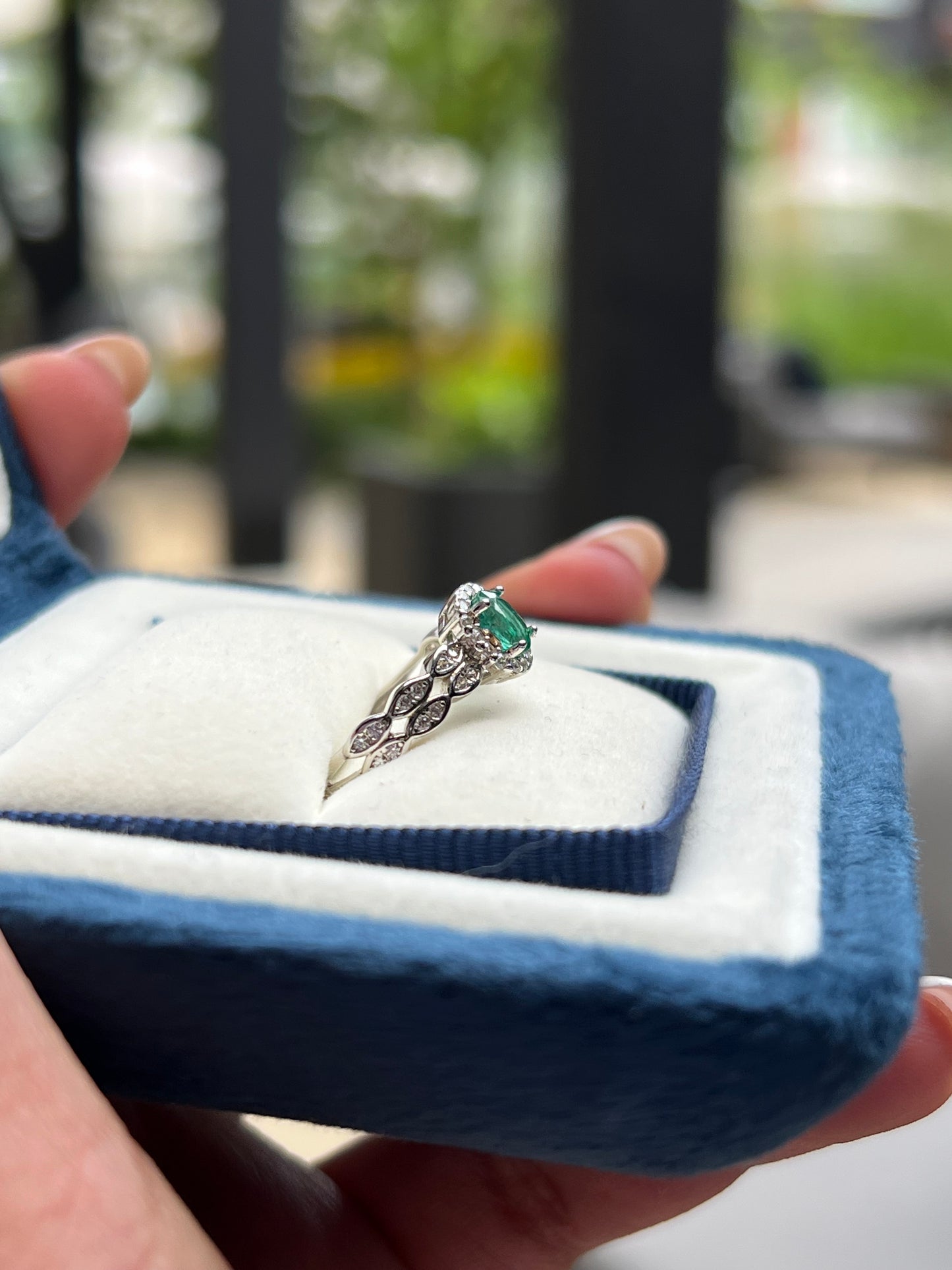 Xia Ring Emerald