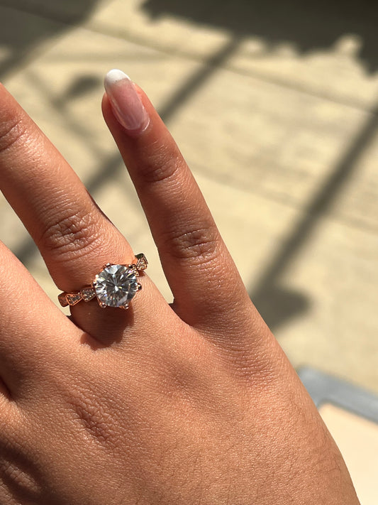 Tienna Ring Moissanite