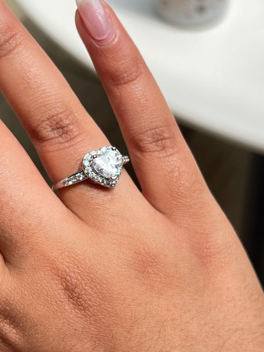 Hannah Ring Moissanite