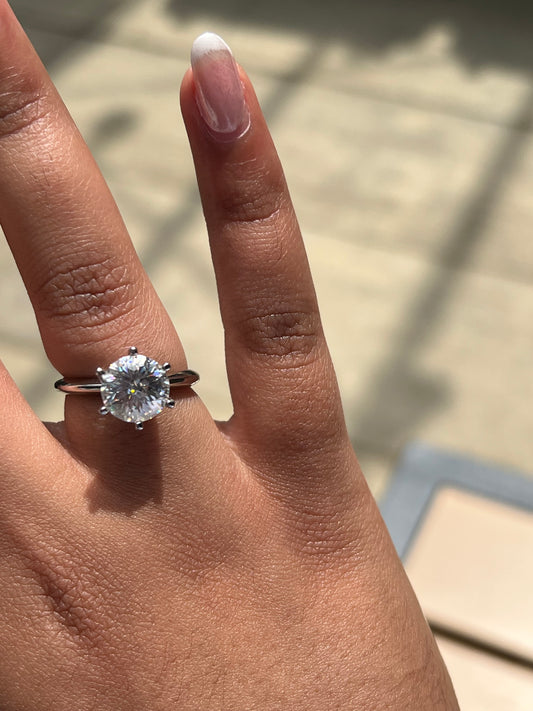 Stella Ring Moissanite