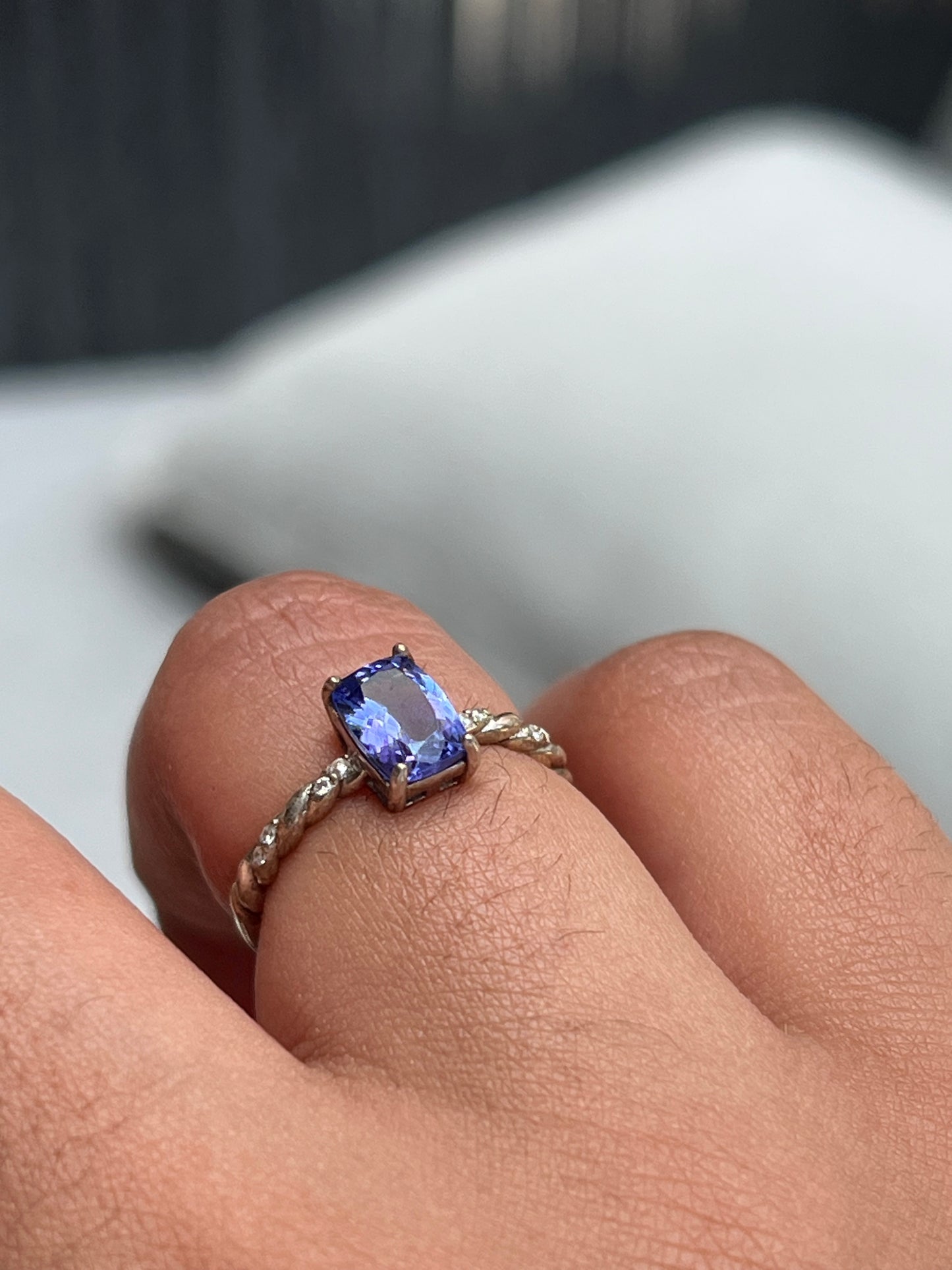 Cara Ring Tanzanite